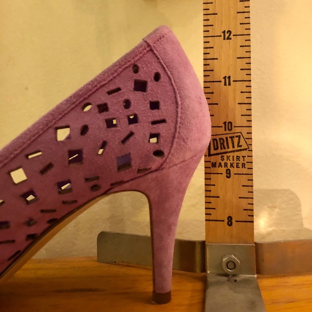 Vintage Unisa Pink Suede Cut Out Kitten Heels - Picture 8 of 8